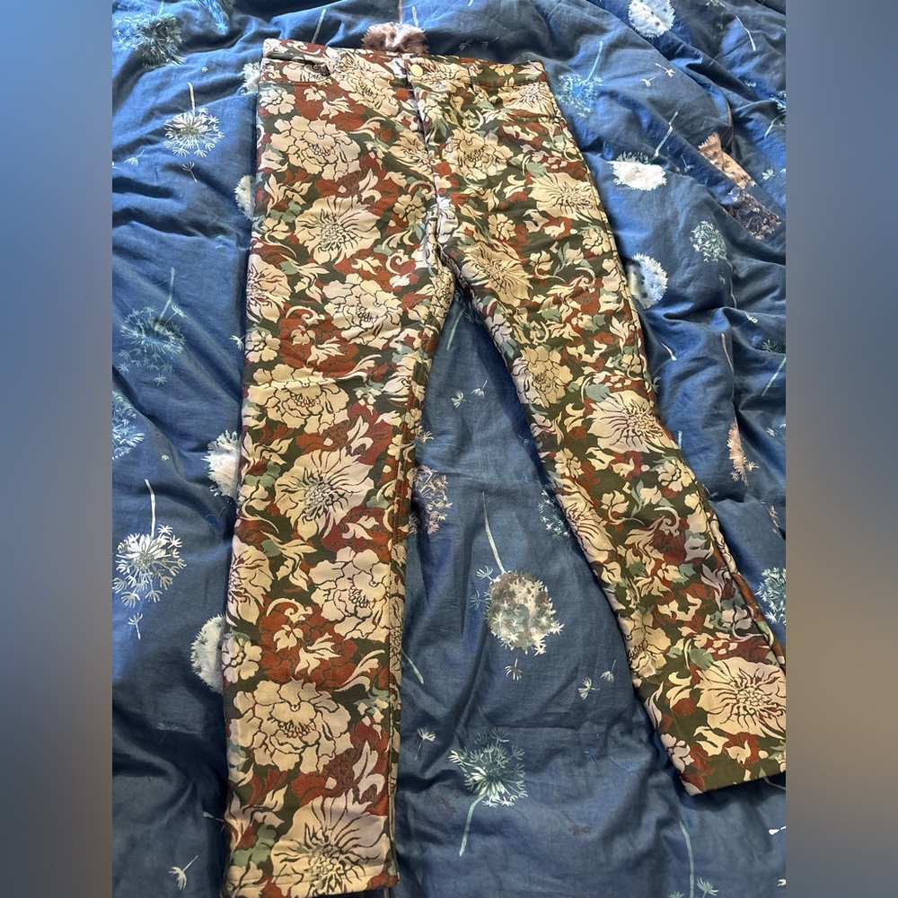 Forever 21 Floral Low rise camo pants